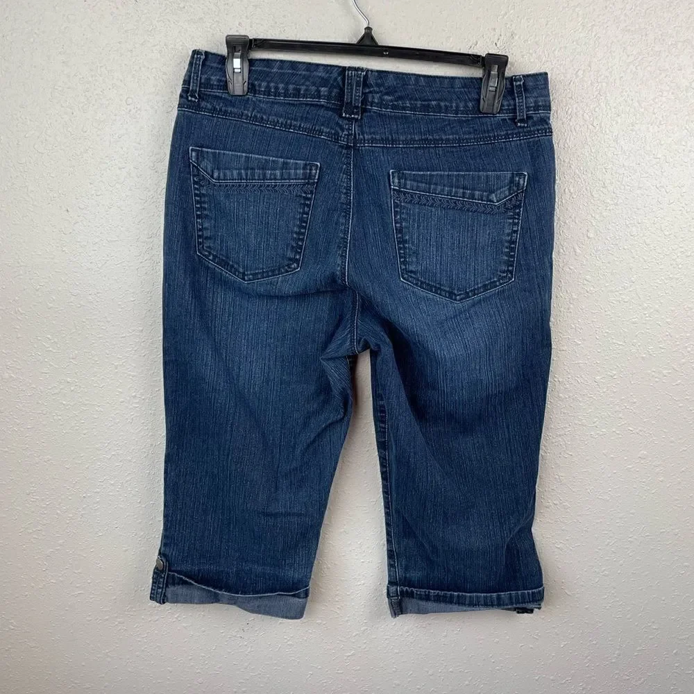 Gloria Vanderbilt Cropped Shorts Size 6 EUC